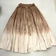 限定セール　美品アウラアイラグラデーションティアードマキシ丈Aラインスカートのサムネイル