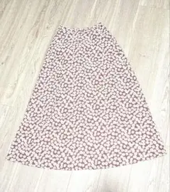 GU　花柄ロングスカート