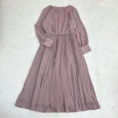 ナチュラルビューティーベーシック　シフォンプリーツワンピース　くすみピンク