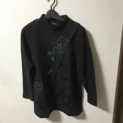新品　レディース　ブラック 花柄刺繍 長袖トップス M-L