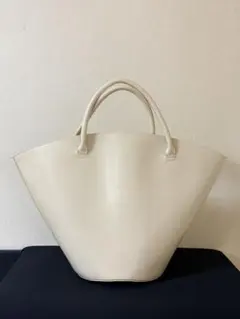 アーバンリサーチ 綺麗めトートバッグ アイボリー 大容量 扇形 マチ広め