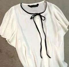 ZARA BASIC オフホワイト半袖プリーツブラウス