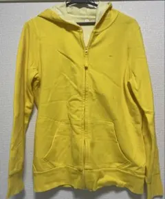 黄色 パーカー
