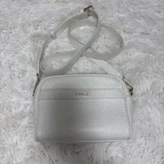 FURLA ホワイト ショルダーバッグ