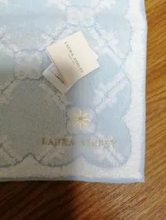 新品タグ付き　ローラアシュレイ　タオル　ハンカチ　水色