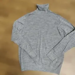 ユニクロエクストラファインメリノ タートルネック ニットセーター