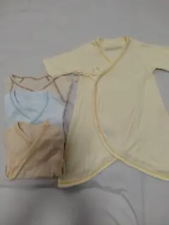シンプル！　UNIQLOベビー短肌着　長肌着 　4枚セット