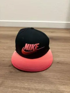 Nike フラットブリムキャップ 黒/ピンク