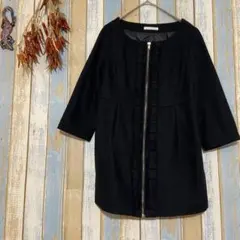 レディース　アウター　ブラック　ウールコート　ノーカラー　フリル　モダン　M
