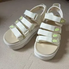 NIKE ホワイト スポーツサンダル