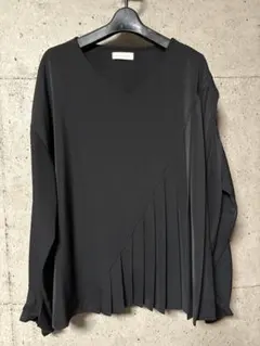 ⭐︎週末限定値下げ⭐︎アンティカ　アシンメブラウス