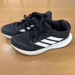 値下げadidas ブラック ランニングシューズ