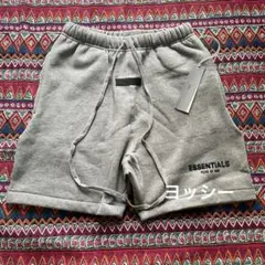 ESSENTIALS グレー ショートパンツ