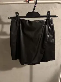ZARA レザースカート風ショートパンツ