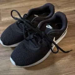 Nike 黒 スニーカー メッシュアッパー