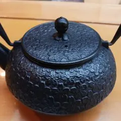 n*7様 鋳鉄製 桜模様 急須 黒