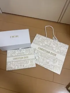 DIOR ギフトボックスとショップ袋セット