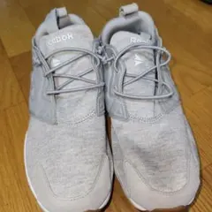 値下げ Reebok グレー スニーカー 26cmのサムネイル