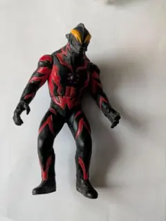 ウルトラマンベリアル　フィギュア 赤黒