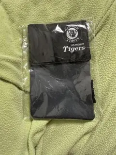 【新品・未開封】阪神タイガース マルチポケット（ブラック）