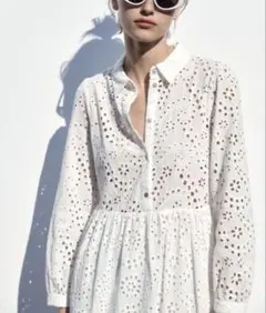 美品ザラ　カットワークエンブロイダリーミディワンピース　刺繍　ティアード　フレア