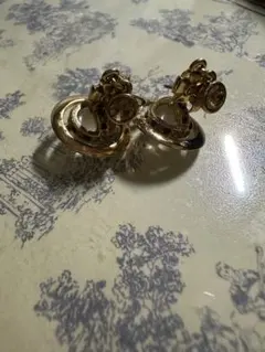Vivienne Westwood ゴールドオーブピアス