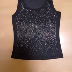 ストーン付き黒タンクトップ