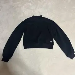 adidas クロップド スウェット