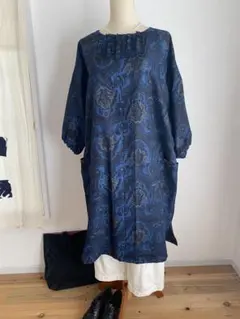 着物リメイク　白大島紬　ロングフレアワンピース（後ろVネック）着丈112㎝ 着物リメイク 大島紬 ロングフレアワンピース（後ろVネック