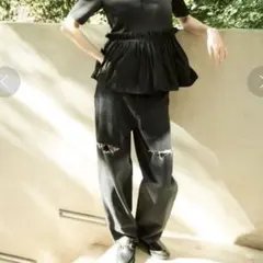 ミラオーウェン　ワイドテーパードカットアウトデニムパンツ