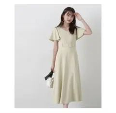 ベルト付きフレアスリーブワンピースのサムネイル
