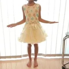 試着のみ新品 4段フリルワンピース クリスマス 発表会 結婚式 誕生日パーティー