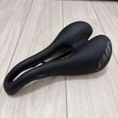 SELLE SMP TRK サドル ミディアム マットブラック