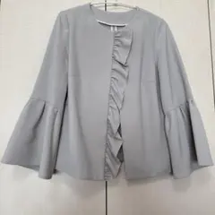 フリル付きアイボリーノーカラージャケットのサムネイル