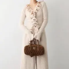 残り3　フリル美ラインニットセットアップ アイボリー　frene フラーネ　同型