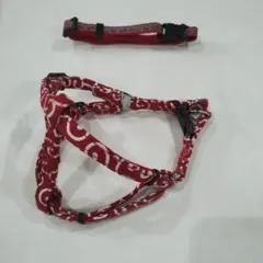 赤と白のハーネスと首輪セット