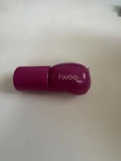 fweeフィー 3D ボリューミンググロス B05 カラント 70％