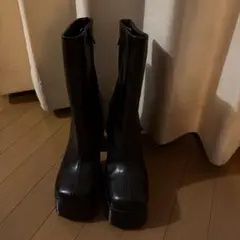 厚底 スクエアトゥ ブーツ ブラックのサムネイル
