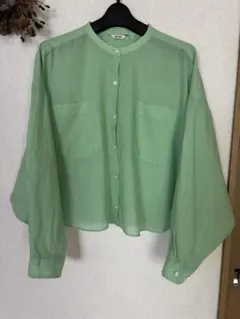 nico andニコアンド グリーン ストライプ 長袖ショート丈　シアーブラウス