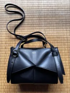 Coperni ブラック ショルダーバッグ Coperni U.F.O. ショルダーバッグ | ブラック | FARFETCH JP