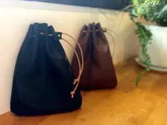 レザー　巾着　ハンドメイド　ブラック　一点
