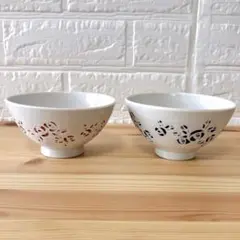 砥部焼 よし窯 茶碗 ペア 2客セット 薔薇柄 赤×青 白磁 新品未使用