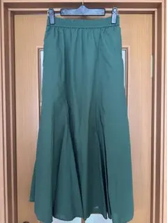 【新品未使用】UNIQLO グリーン フレアスカート