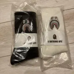 新品未使用　A BATHING APE ソックス 白黒2セット正規品のサムネイル