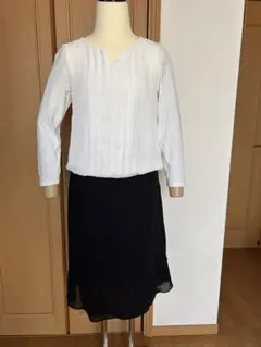 セレモニーにも着用できるトップスとスカートのセット