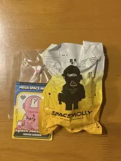 SPACE MOLLY series4 TREVOR ANDREW