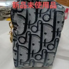 ロゴ入りデザイン ポーチ ゴールドジッパー