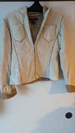 Taunt フード付きフェイクムートンコート クリーム色