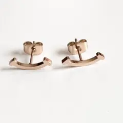 ステンレス　スマイル　ピアス　ローズゴールド