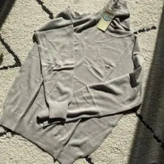 【新品タグ付き】LACOSTE ライトグレー メンズ薄手ニット